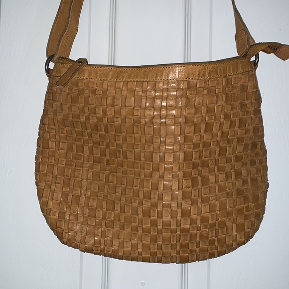 Vilenca Holland Woven Panel Leather Crossbody Purse - Picture 2 of 5